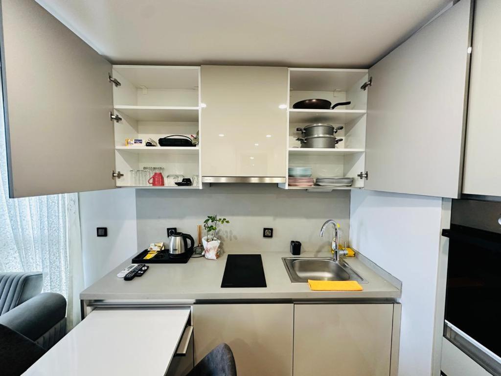 Lux Next To Outlet In High Floor 26 Apartament Istanbul