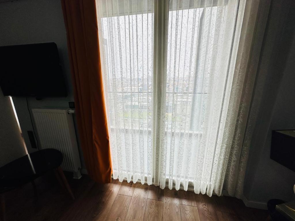 Apartament Lux Next To Outlet In High Floor 26