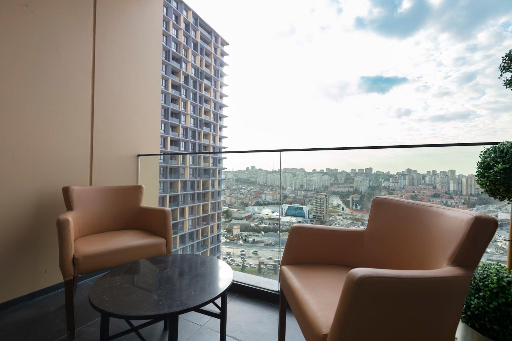 Apartment Lux Next To Outlet In High Floor 26